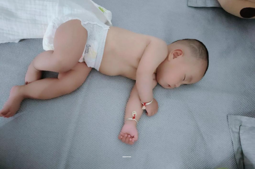 安溪宝宝上火有眼屎